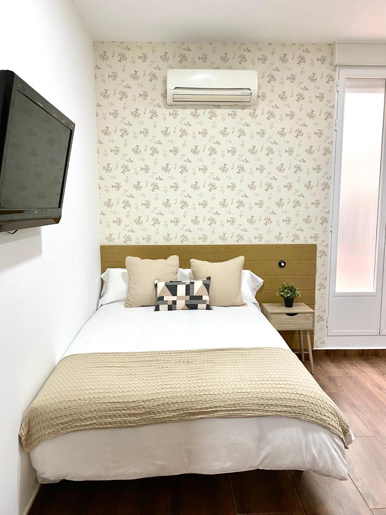 Apartamentos Fuencarral II Madri Quarto foto