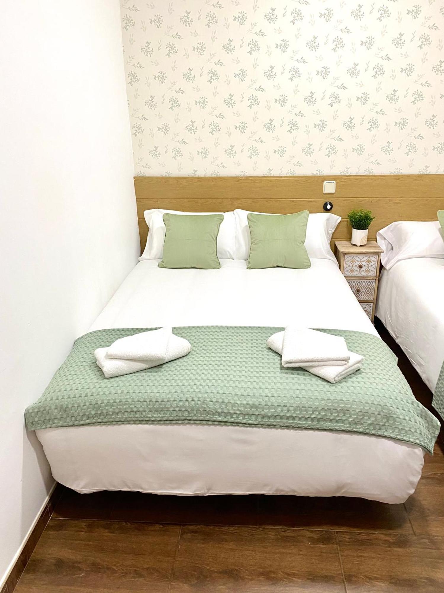 Apartamentos Fuencarral II Madri Quarto foto