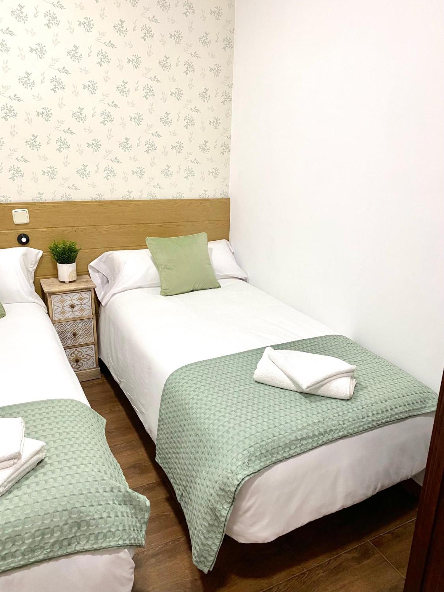 Apartamentos Fuencarral II Madri Quarto foto